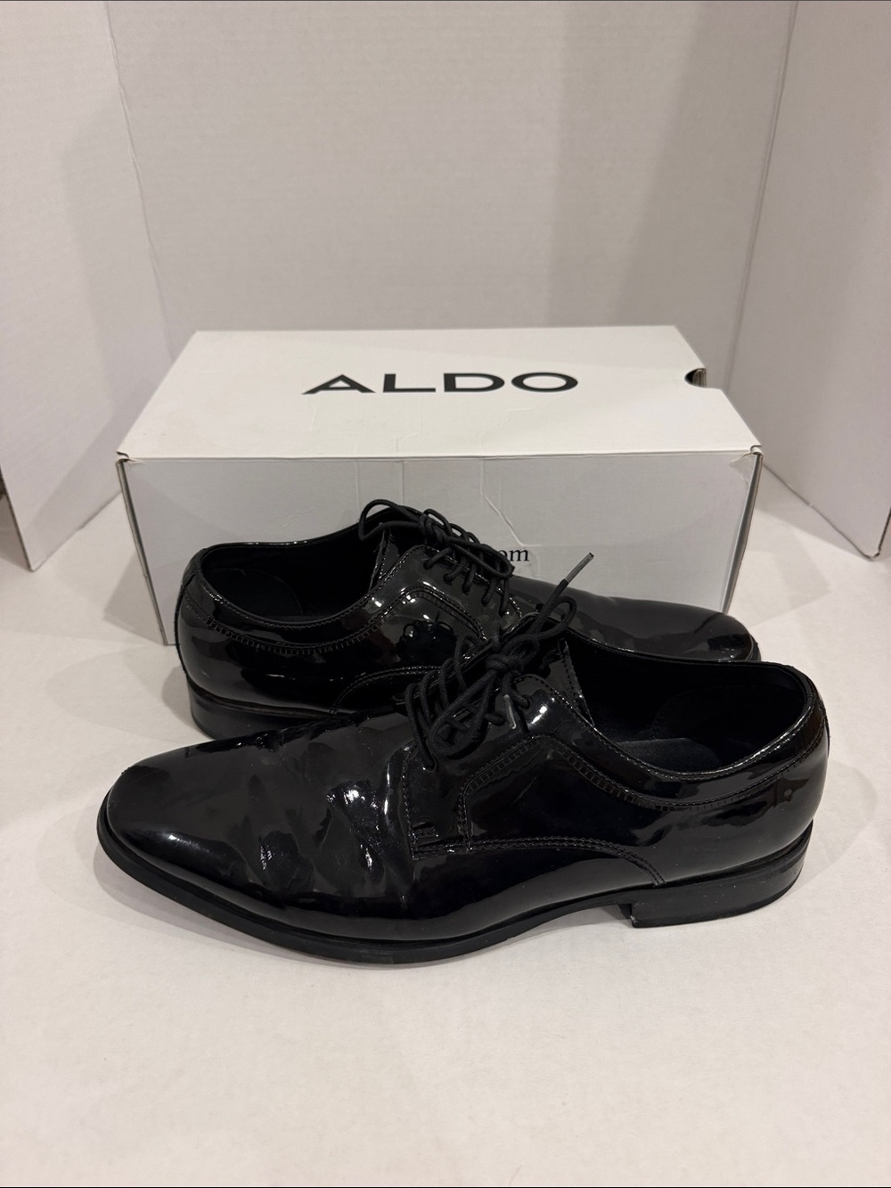 Aldo Glossy Black Men's Lace-Up Oxfords size 9
